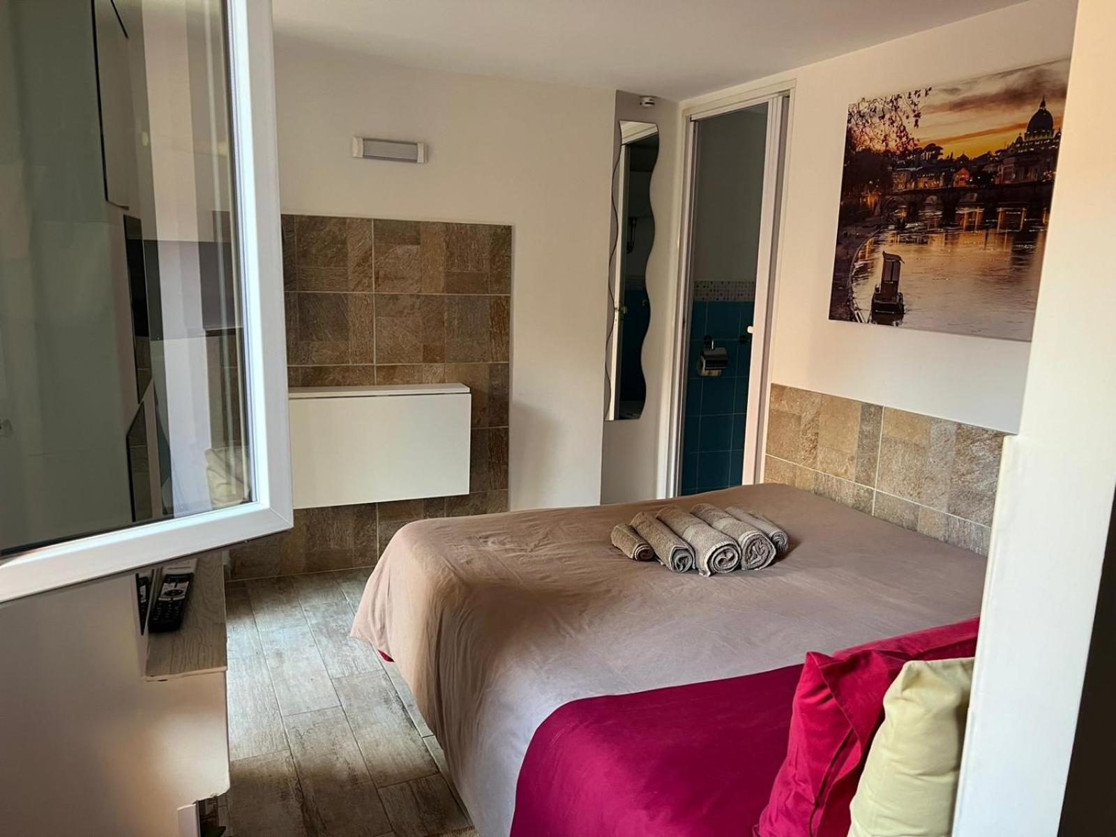 Monolocale Trastevere Locato Per Finalita Turistiche โรม ภายนอก รูปภาพ