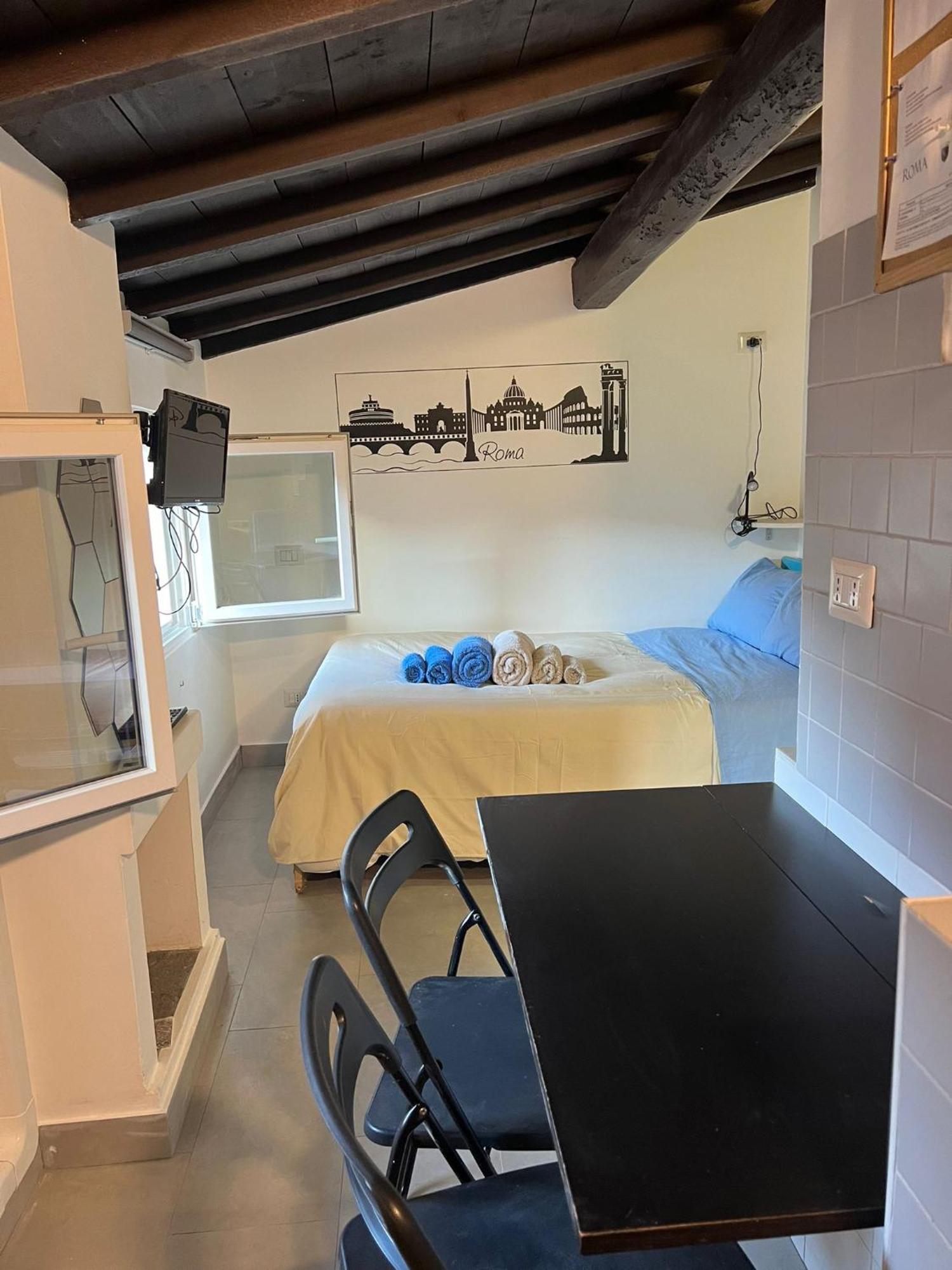 Monolocale Trastevere Locato Per Finalita Turistiche โรม ภายนอก รูปภาพ