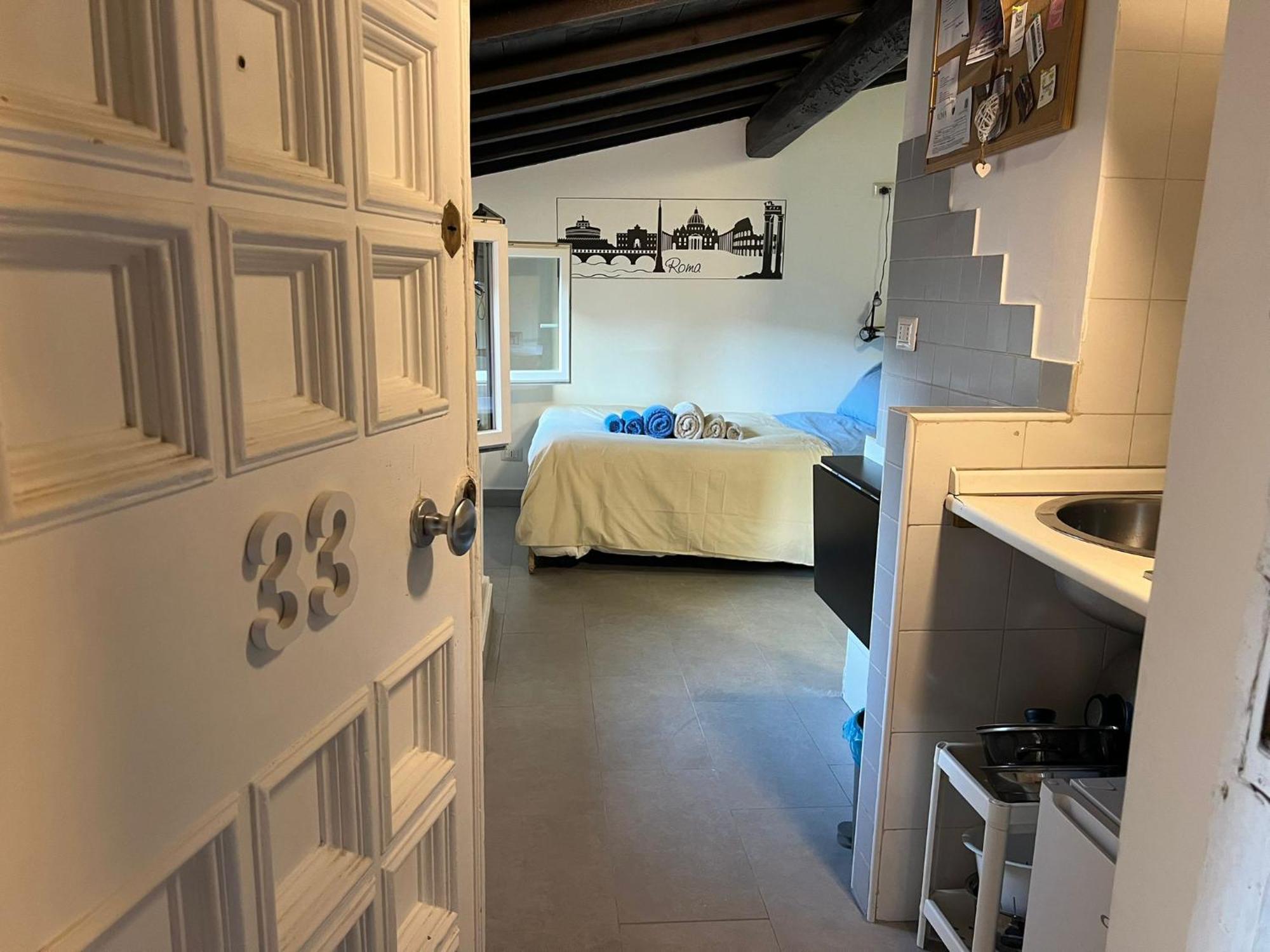 Monolocale Trastevere Locato Per Finalita Turistiche โรม ภายนอก รูปภาพ